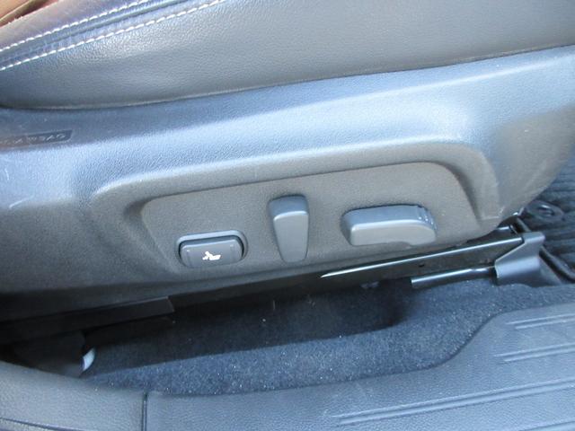 レガシィアウトバック リミテッド　４ＷＤ　アイサイト　本革シート　純正８インチナビ　フルセグＴＶ　後席フリップダウンモニター　フロント＋サイド＋バックカメラ　パワーバックドア　クルコン　ドラレコ　ＥＴＣ　シートヒーター　パワーシート（48枚目）