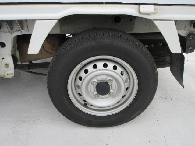 NT100クリッパートラック DX キッチンカー 移動販売車 1面跳ね上げ売窓 冷凍冷蔵庫 2層シンク 20L給排水タンク×4 作業台 換気扇 電源コンセント 5速MT車(10枚目)