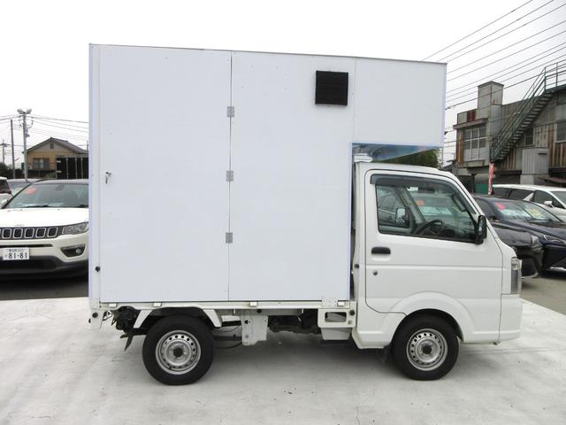 NT100クリッパートラック DX キッチンカー 移動販売車 1面跳ね上げ売窓 冷凍冷蔵庫 2層シンク 20L給排水タンク×4 作業台 換気扇 電源コンセント 5速MT車(13枚目)