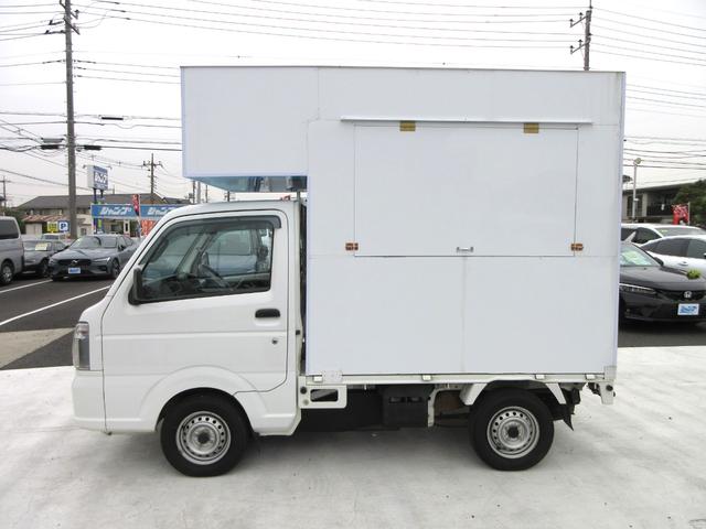NT100クリッパートラック DX キッチンカー 移動販売車 1面跳ね上げ売窓 冷凍冷蔵庫 2層シンク 20L給排水タンク×4 作業台 換気扇 電源コンセント 5速MT車(14枚目)