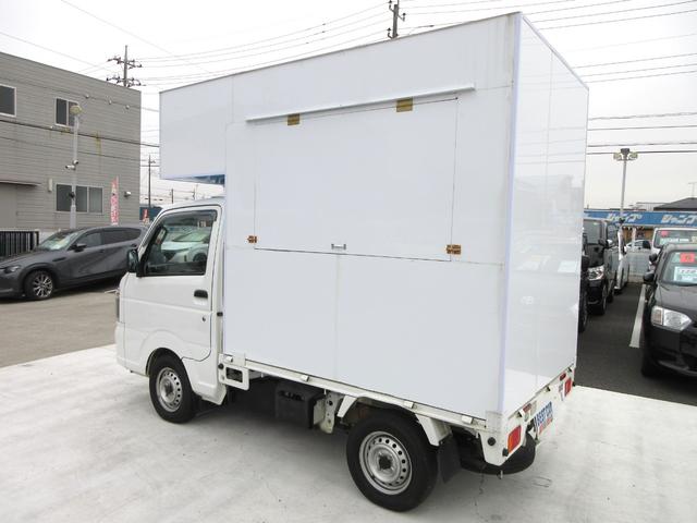NT100クリッパートラック DX キッチンカー 移動販売車 1面跳ね上げ売窓 冷凍冷蔵庫 2層シンク 20L給排水タンク×4 作業台 換気扇 電源コンセント 5速MT車(15枚目)