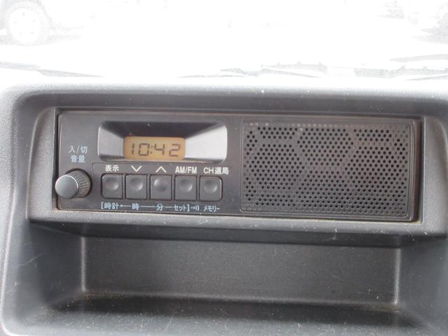 NT100クリッパートラック DX キッチンカー 移動販売車 1面跳ね上げ売窓 冷凍冷蔵庫 2層シンク 20L給排水タンク×4 作業台 換気扇 電源コンセント 5速MT車(33枚目)