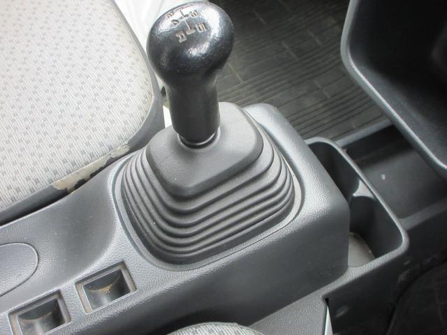 NT100クリッパートラック DX キッチンカー 移動販売車 1面跳ね上げ売窓 冷凍冷蔵庫 2層シンク 20L給排水タンク×4 作業台 換気扇 電源コンセント 5速MT車(35枚目)