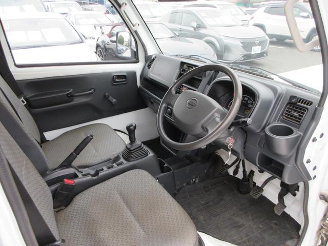 NT100クリッパートラック DX キッチンカー 移動販売車 1面跳ね上げ売窓 冷凍冷蔵庫 2層シンク 20L給排水タンク×4 作業台 換気扇 電源コンセント 5速MT車(36枚目)