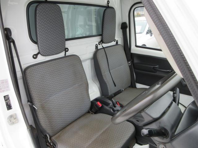 NT100クリッパートラック DX キッチンカー 移動販売車 1面跳ね上げ売窓 冷凍冷蔵庫 2層シンク 20L給排水タンク×4 作業台 換気扇 電源コンセント 5速MT車(37枚目)