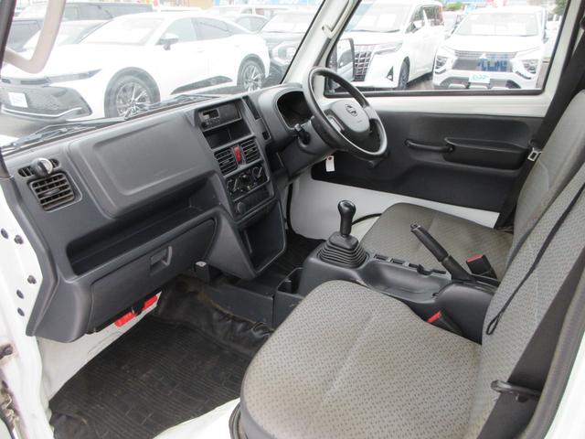 NT100クリッパートラック DX キッチンカー 移動販売車 1面跳ね上げ売窓 冷凍冷蔵庫 2層シンク 20L給排水タンク×4 作業台 換気扇 電源コンセント 5速MT車(38枚目)