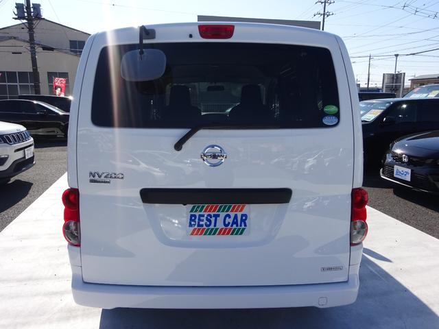 ＮＶ２００バネットバン ＶＸ　社外ナビ　バックカメラ　ＤＩＳＣ　ＵＳＢ　運転席助手席エアバック　両側スライドドア　パワーステーション　キーレスエントリー（12枚目）