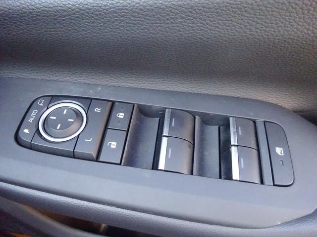 プリウス Ｚ　純正１２．３インチナビ　フルセグＴＶ　パワーバックドア　アラウンドビューモニター　ＥＴＣ２．０　Ｂｌｕｅｔｏｏｔｈ　ＵＳＢ　アダプティブクルーズコントロール　レーンキープアシスト（23枚目）