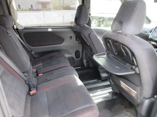 セレナ ニスモ　プロパイロット　純正１０．５インチナビ　フルセグＴＶ　後席フリップダウンモニター　全周囲カメラ　両側パワースライドドア　ドラレコ　ＥＴＣ　ＬＥＤヘッドライト　純正１７インチＡＷ　インテリジェントキー（50枚目）