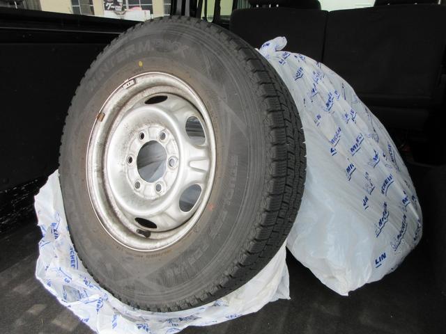 ＮＶ３５０キャラバンバン ロングＶＸ　純正ナビ　フルセグＴＶ　全周囲カメラ　両側スライドドア　ドライブレコーダー　ＥＴＣ　リアクーラー　電動格納ドアミラー　キーレスエントリー　Ｂｌｕｅｔｏｏｔｈ　スタッドレス積込（18枚目）