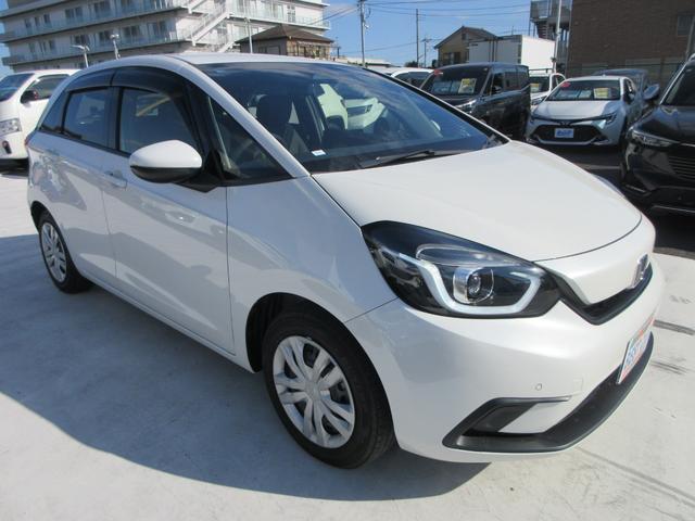 フィット ホーム　ナビスペシャルパッケージ　ホンダセンシング　純正８インチナビ　フルセグＴＶ　バックカメラ　アダプティブクルーズコントロール　ドラレコ　ＥＴＣ　ハーフレザーシート　ＬＥＤヘッドライト　スマートキー（6枚目）