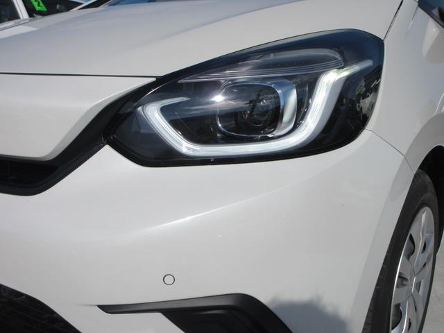 フィット ホーム　ナビスペシャルパッケージ　ホンダセンシング　純正８インチナビ　フルセグＴＶ　バックカメラ　アダプティブクルーズコントロール　ドラレコ　ＥＴＣ　ハーフレザーシート　ＬＥＤヘッドライト　スマートキー（8枚目）