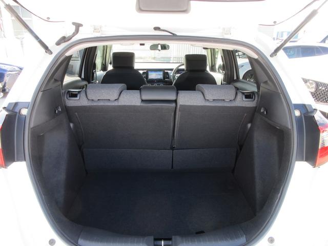 フィット ホーム　ナビスペシャルパッケージ　ホンダセンシング　純正８インチナビ　フルセグＴＶ　バックカメラ　アダプティブクルーズコントロール　ドラレコ　ＥＴＣ　ハーフレザーシート　ＬＥＤヘッドライト　スマートキー（18枚目）