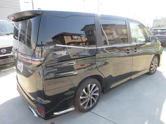 ヴォクシー Ｓ－Ｚ　純正１０．５インチナビ　フルセグＴＶ　後席フリップダウンモニター　全周囲カメラ　両側パワースライドドア　ドライブレコーダー　ＥＴＣ　ハーフレザーシート　シートヒーター　ＬＥＤヘッドライト　スマートキー（17枚目）