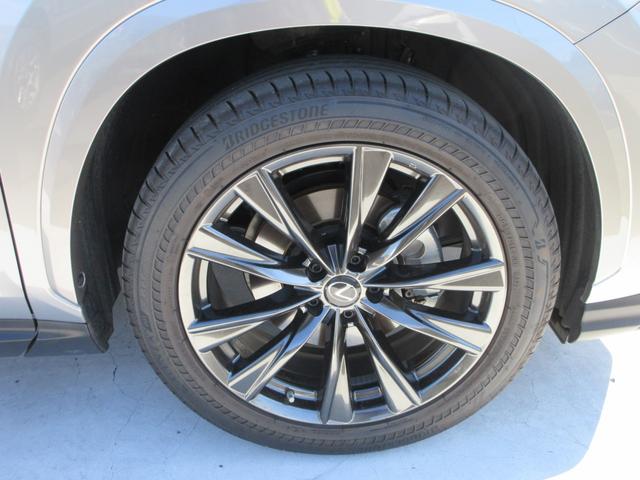 ＮＸ ＮＸ３５０ｈ　Ｆスポーツ　４ＷＤ　ホワイトレザーシート　純正１４インチナビ　フルセグＴＶ　バックカメラ　パワーバックドア　レーダークルコン　パドルシフト　ＥＴＣ　シートヒーター　パワーシート　純正２０インチＡＷ　ＬＥＤヘッド（12枚目）