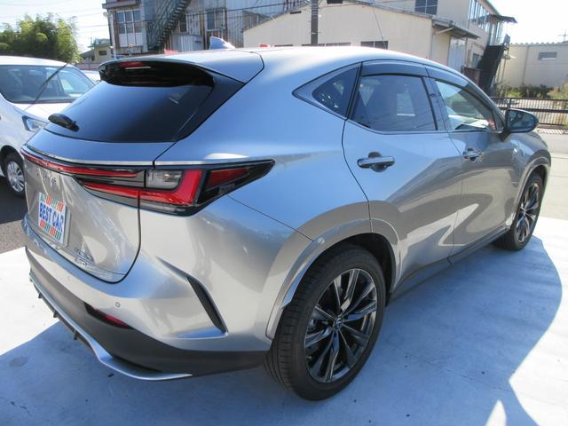 ＮＸ ＮＸ３５０ｈ　Ｆスポーツ　４ＷＤ　ホワイトレザーシート　純正１４インチナビ　フルセグＴＶ　バックカメラ　パワーバックドア　レーダークルコン　パドルシフト　ＥＴＣ　シートヒーター　パワーシート　純正２０インチＡＷ　ＬＥＤヘッド（17枚目）