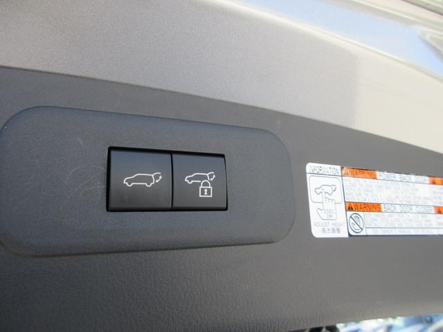 ＮＸ ＮＸ３５０ｈ　Ｆスポーツ　４ＷＤ　ホワイトレザーシート　純正１４インチナビ　フルセグＴＶ　バックカメラ　パワーバックドア　レーダークルコン　パドルシフト　ＥＴＣ　シートヒーター　パワーシート　純正２０インチＡＷ　ＬＥＤヘッド（19枚目）