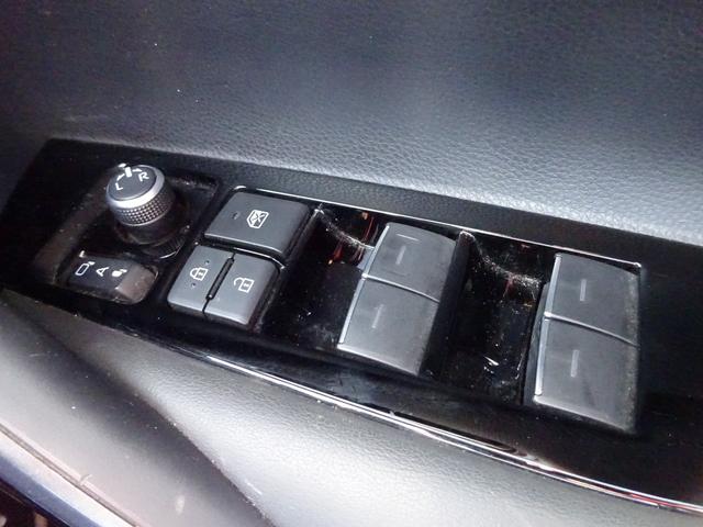 カローラツーリング ハイブリッド　ダブルバイビー　純正１０．５インチナビ　フルセグＴＶ　バックカメラ　ＥＴＣ２．０　Ｂｌｕｅｔｏｏｔｈ　ＵＳＢ　アダプティブクルーズコントロール　レーンキープアシスト　オートライト　オートハイビーム　シートヒーター（22枚目）