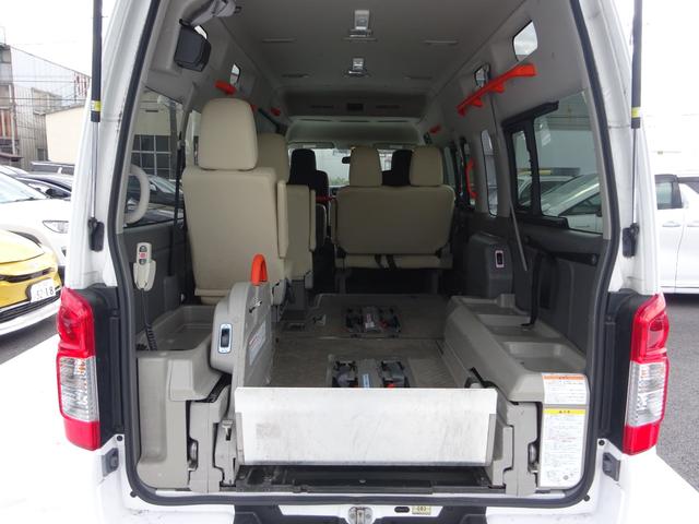 ＮＶ３５０キャラバンバン 　チェアキャブ車いす１＋１名仕様　純正ナビ　フルセグＴＶ　アラウンドビューモニター　ＤＶＤ　レーンキープアシスト　４列シート　車いす固定装置　キーレスエントリー　デジタルインナーミラー（15枚目）