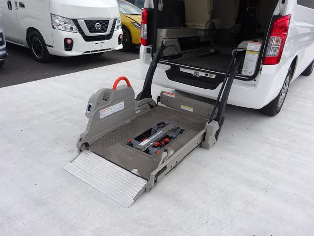 ＮＶ３５０キャラバンバン 　チェアキャブ車いす１＋１名仕様　純正ナビ　フルセグＴＶ　アラウンドビューモニター　ＤＶＤ　レーンキープアシスト　４列シート　車いす固定装置　キーレスエントリー　デジタルインナーミラー（16枚目）