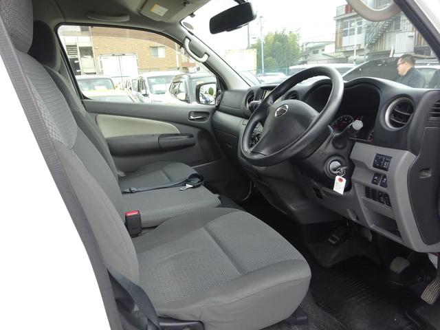 ＮＶ３５０キャラバンバン 　チェアキャブ車いす１＋１名仕様　純正ナビ　フルセグＴＶ　アラウンドビューモニター　ＤＶＤ　レーンキープアシスト　４列シート　車いす固定装置　キーレスエントリー　デジタルインナーミラー（36枚目）