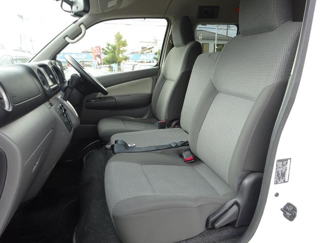 ＮＶ３５０キャラバンバン 　チェアキャブ車いす１＋１名仕様　純正ナビ　フルセグＴＶ　アラウンドビューモニター　ＤＶＤ　レーンキープアシスト　４列シート　車いす固定装置　キーレスエントリー　デジタルインナーミラー（42枚目）