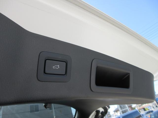 ＣＸ－５ ＸＤ　スポーツアピアランス　レザーシート　純正１０．２５インチナビ　フルセグＴＶ　全周囲カメラ　パワーバックドア　ＢＯＳＥサウンド　レーダークルーズコントロール　シートヒーター　パワーシート　ステアリングヒーター　１９インチＡＷ（19枚目）