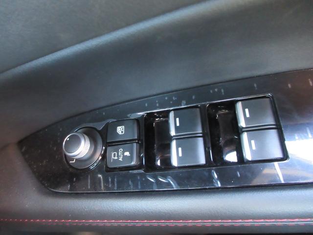 ＣＸ－５ ＸＤ　スポーツアピアランス　レザーシート　純正１０．２５インチナビ　フルセグＴＶ　全周囲カメラ　パワーバックドア　ＢＯＳＥサウンド　レーダークルーズコントロール　シートヒーター　パワーシート　ステアリングヒーター　１９インチＡＷ（28枚目）