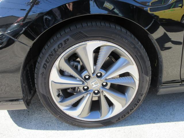 クラリティＰＨＥＶ ＥＸ　電動レザーシート　純正８インチナビ　フルセグＴＶ　バックカメラ　アダプティブクルーズコントロール　パドルシフト　ドラレコ　ＥＴＣ　シートヒーター　ＬＥＤヘッドライト　純正１８インチＡＷ　スマートキー（9枚目）