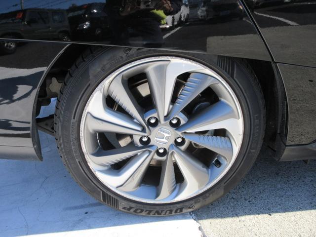 クラリティＰＨＥＶ ＥＸ　電動レザーシート　純正８インチナビ　フルセグＴＶ　バックカメラ　アダプティブクルーズコントロール　パドルシフト　ドラレコ　ＥＴＣ　シートヒーター　ＬＥＤヘッドライト　純正１８インチＡＷ　スマートキー（11枚目）