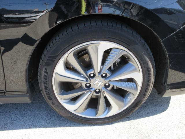 クラリティＰＨＥＶ ＥＸ　電動レザーシート　純正８インチナビ　フルセグＴＶ　バックカメラ　アダプティブクルーズコントロール　パドルシフト　ドラレコ　ＥＴＣ　シートヒーター　ＬＥＤヘッドライト　純正１８インチＡＷ　スマートキー（12枚目）