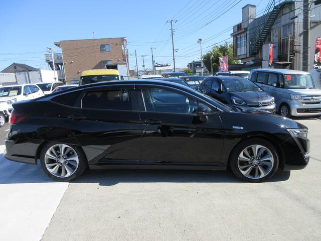 クラリティＰＨＥＶ ＥＸ　電動レザーシート　純正８インチナビ　フルセグＴＶ　バックカメラ　アダプティブクルーズコントロール　パドルシフト　ドラレコ　ＥＴＣ　シートヒーター　ＬＥＤヘッドライト　純正１８インチＡＷ　スマートキー（13枚目）