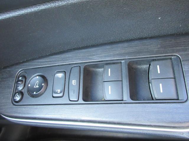 クラリティＰＨＥＶ ＥＸ　電動レザーシート　純正８インチナビ　フルセグＴＶ　バックカメラ　アダプティブクルーズコントロール　パドルシフト　ドラレコ　ＥＴＣ　シートヒーター　ＬＥＤヘッドライト　純正１８インチＡＷ　スマートキー（30枚目）