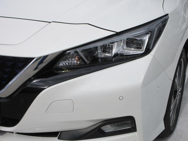 リーフ Ｇ　プロパイロット　純正ナビフルセグＴＶ　全周囲カメラ　ドライブレコーダー　ＥＴＣ　シートヒーター　ステアリングヒーター　エマージェンシーブレーキ　ＬＥＤヘッドライト　インテリキー　急速充電　充電ケーブル（8枚目）