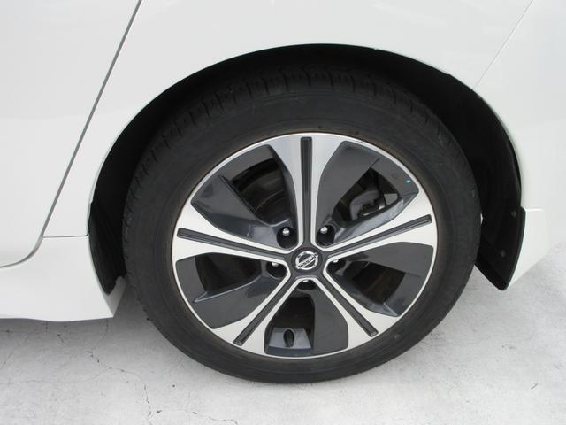 リーフ Ｇ　プロパイロット　純正ナビフルセグＴＶ　全周囲カメラ　ドライブレコーダー　ＥＴＣ　シートヒーター　ステアリングヒーター　エマージェンシーブレーキ　ＬＥＤヘッドライト　インテリキー　急速充電　充電ケーブル（10枚目）