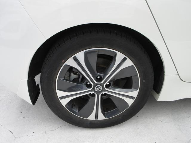 リーフ Ｇ　プロパイロット　純正ナビフルセグＴＶ　全周囲カメラ　ドライブレコーダー　ＥＴＣ　シートヒーター　ステアリングヒーター　エマージェンシーブレーキ　ＬＥＤヘッドライト　インテリキー　急速充電　充電ケーブル（11枚目）