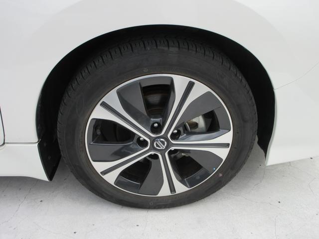 リーフ Ｇ　プロパイロット　純正ナビフルセグＴＶ　全周囲カメラ　ドライブレコーダー　ＥＴＣ　シートヒーター　ステアリングヒーター　エマージェンシーブレーキ　ＬＥＤヘッドライト　インテリキー　急速充電　充電ケーブル（12枚目）