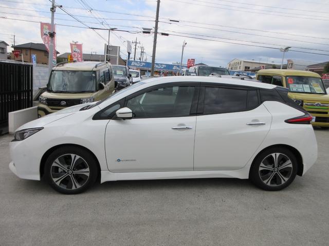 リーフ Ｇ　プロパイロット　純正ナビフルセグＴＶ　全周囲カメラ　ドライブレコーダー　ＥＴＣ　シートヒーター　ステアリングヒーター　エマージェンシーブレーキ　ＬＥＤヘッドライト　インテリキー　急速充電　充電ケーブル（14枚目）