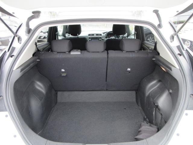 リーフ Ｇ　プロパイロット　純正ナビフルセグＴＶ　全周囲カメラ　ドライブレコーダー　ＥＴＣ　シートヒーター　ステアリングヒーター　エマージェンシーブレーキ　ＬＥＤヘッドライト　インテリキー　急速充電　充電ケーブル（18枚目）