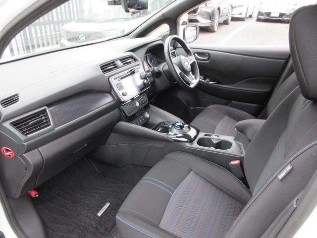 リーフ Ｇ　プロパイロット　純正ナビフルセグＴＶ　全周囲カメラ　ドライブレコーダー　ＥＴＣ　シートヒーター　ステアリングヒーター　エマージェンシーブレーキ　ＬＥＤヘッドライト　インテリキー　急速充電　充電ケーブル（50枚目）