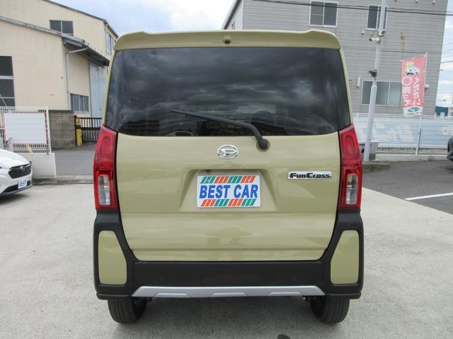 タント ファンクロス　４ＷＤ　スマートアシスト　両側パワースライドドア　ＥＴＣ　シートヒーター　ＬＥＤヘッドライト　ルーフレール　プッシュスタート　純正１４インチＡＷ　スマートキー（16枚目）