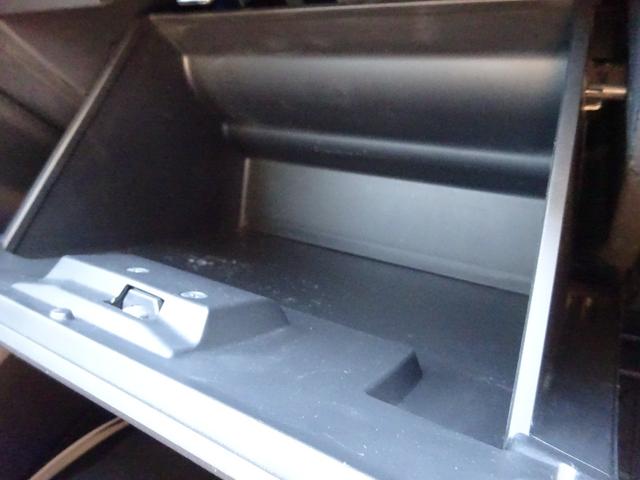 ＮＶ３５０キャラバンバン ロングプレミアムＧＸ　ブラックギア　パワースライドドア　アラウンドビューモニター　デジタルインナーミラー　ＬＥＤヘッドライト　オートライト　電動格納ミラー　スマートキー　ベッドキット　横滑り防止装置　衝突被害軽減ブレーキ（33枚目）