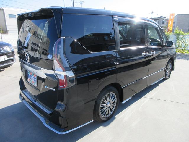 セレナ ｅ－パワー　オーテック　セーフティパッケージ　プロパイロット　レザーシート　純正１０インチナビ　フルセグＴＶ　全周囲カメラ　後席フリップダウンモニター　両側パワースライドドア　ドラレコ　ＥＴＣ　ＬＥＤヘッドライト　純正１６インチＡＷ　インテリキー（17枚目）