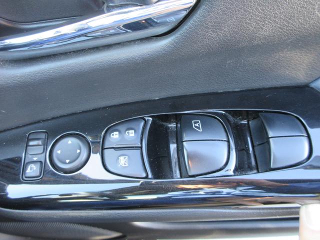 セレナ ｅ－パワー　オーテック　セーフティパッケージ　プロパイロット　レザーシート　純正１０インチナビ　フルセグＴＶ　全周囲カメラ　後席フリップダウンモニター　両側パワースライドドア　ドラレコ　ＥＴＣ　ＬＥＤヘッドライト　純正１６インチＡＷ　インテリキー（27枚目）