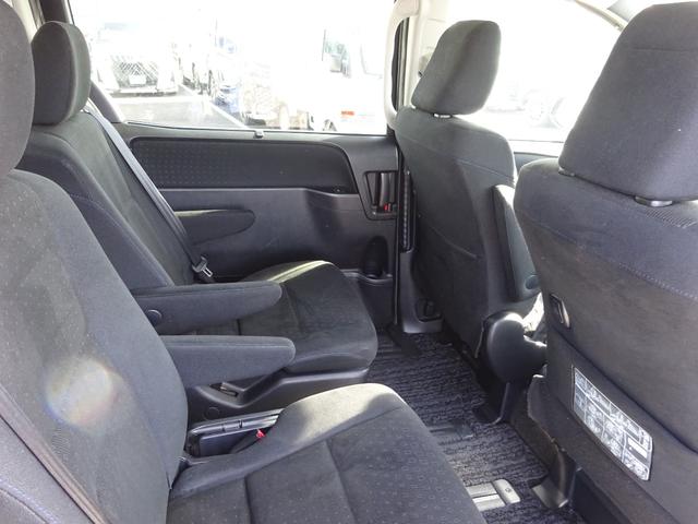 ヴォクシー ハイブリッドＶ　純正ナビ　フルセグＴＶ　両側パワースライドドア　バックカメラ　ＥＴＣ　Ｂｌｕｅｔｏｏｔｈ　ＤＩＳＣ　クルーズコントロール　レーンキープアシスト　シートヒーター　ダブルエアコン　オートライト（40枚目）