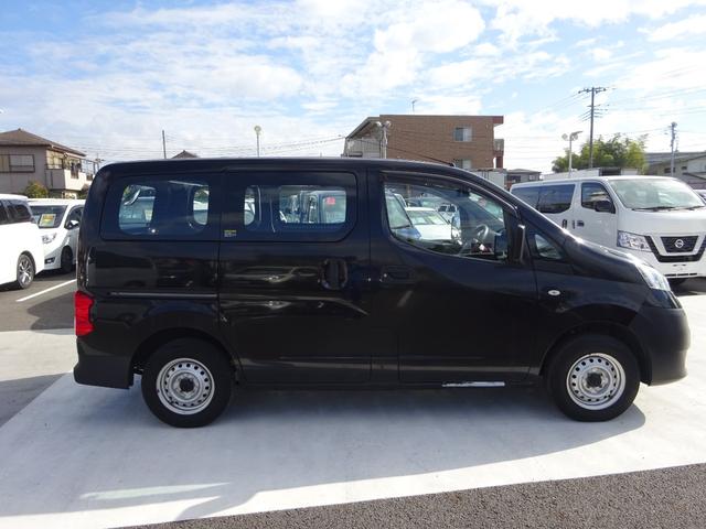 ＮＶ２００バネットバン ＤＸ　純正ナビ　フルセグＴＶ　両側スライドドア　ＥＴＣ　ワンオーナー　純正ハンガーパイプ　運転席＆助手席エアバック　キーレスエントリー（16枚目）
