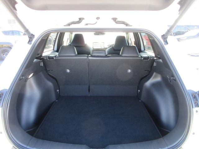 カローラクロス ハイブリッド Z 4WD パノラマルーフ 純正10.5インチナビ フルセグTV 全周囲カメラ パワーバックドア レーダークルコン ETC シートヒーター パワーシート ブラインドスポットモニター 純正18インチAW(17枚目)