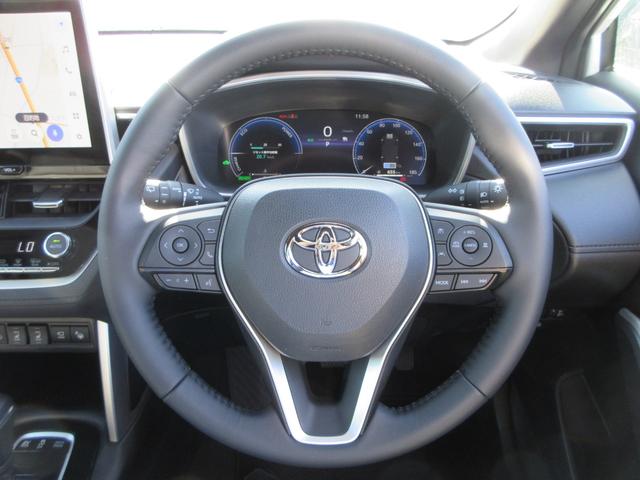 カローラクロス ハイブリッド Z 4WD パノラマルーフ 純正10.5インチナビ フルセグTV 全周囲カメラ パワーバックドア レーダークルコン ETC シートヒーター パワーシート ブラインドスポットモニター 純正18インチAW(21枚目)