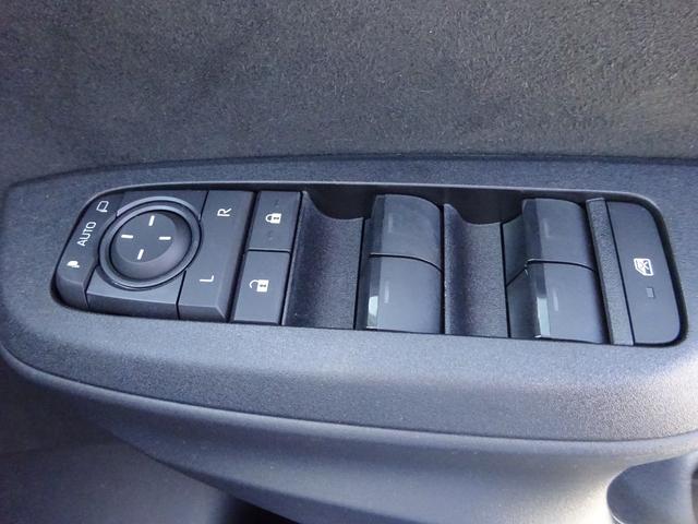 ヤリスクロス ハイブリッドＸ　ケンウッドナビ　フルセグＴＶ　バックカメラ　ドライブレコーダー　ＥＴＣ２．０　Ｂｌｕｅｔｏｏｔｈ　ＤＩＳＣ　ＵＳＢ　アダプティブクルーズコントロール　レーンキープアシスト　オートライト（25枚目）