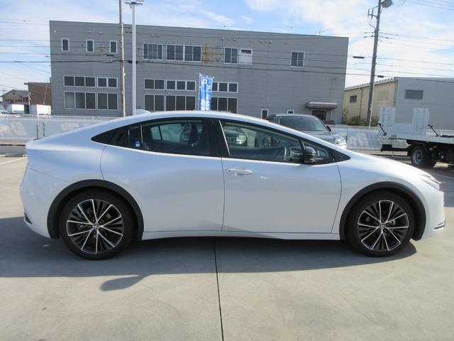 プリウス Ｇ　トヨタセーフティセンス　純正８インチナビ　フルセグＴＶ　バックカメラ　レーダークルーズコントロール　ドラレコ　ＥＴＣ　シートヒーター　ＬＥＤヘッドライト　ブラインドスポットモニター　ワンオーナー（13枚目）